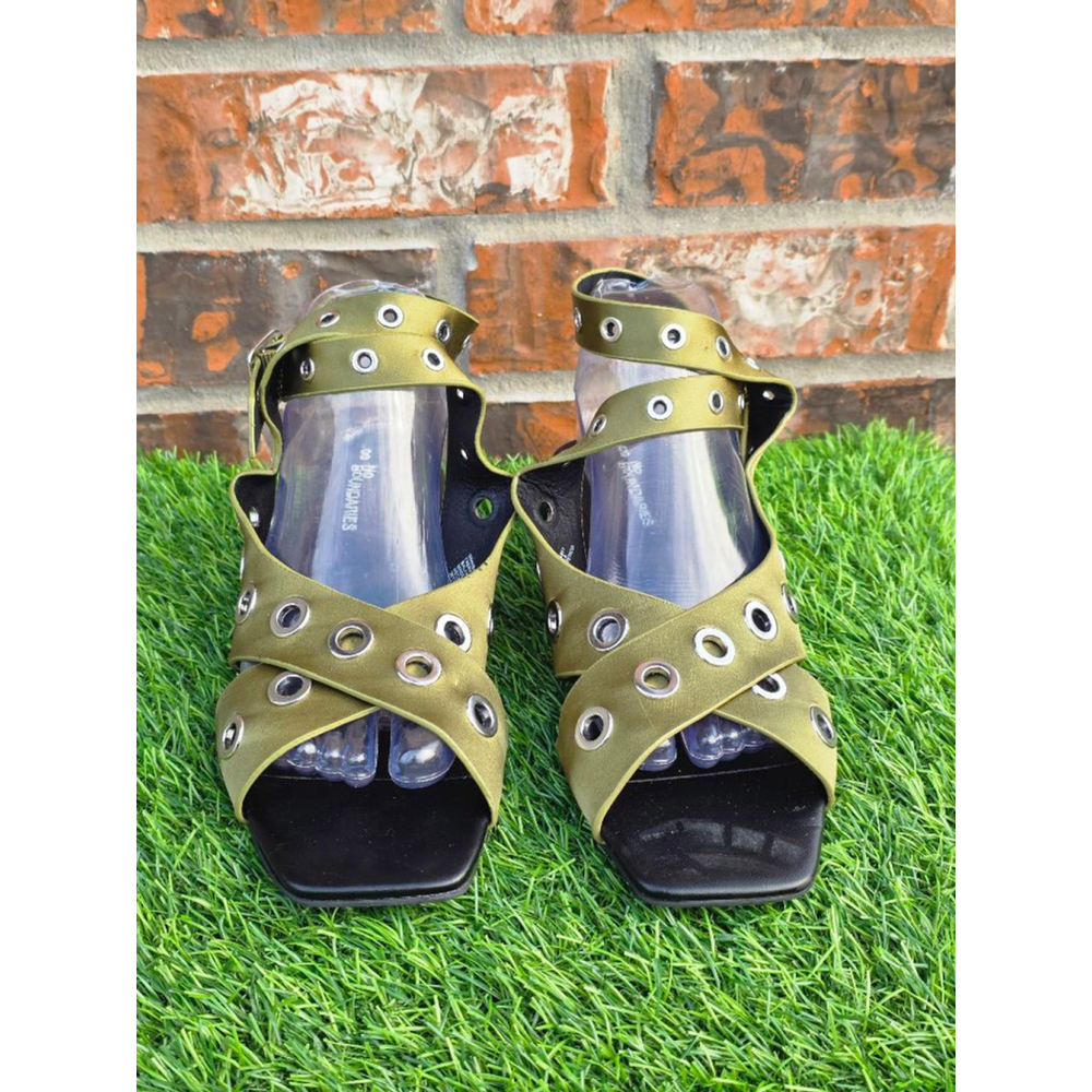 No Boundaries Olive Green Strappy Sandals Women’s Size 8 - Picture 2 of 7
